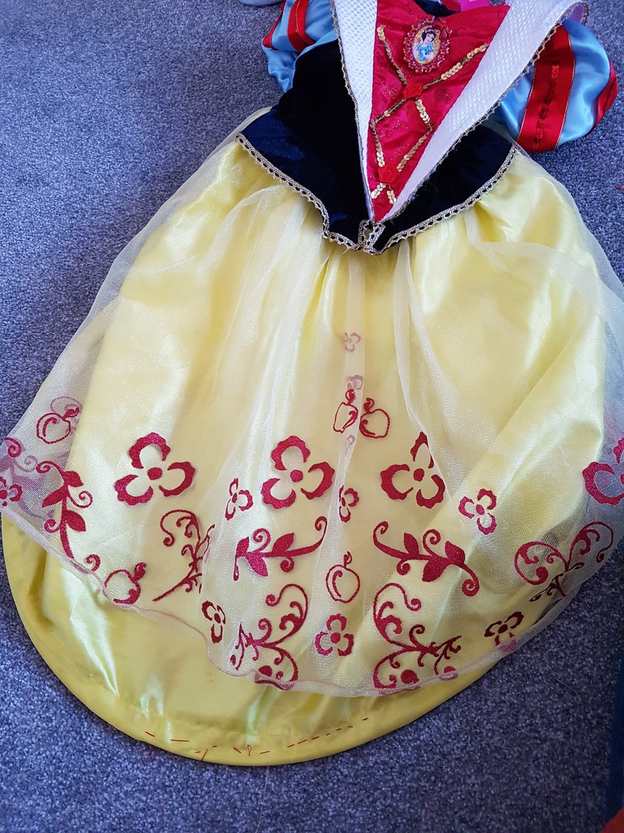 emilyhunter1990's tweet photo. @EYFSButterflies Today luna learnt how to sew so she could repair her snow white costume and a top that had ripped, she's very proud of her new skill @MeadowPriSch https://t.co/xRGDPELiTB