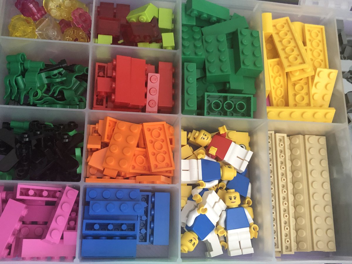 hehenderson's tweet photo. Itโs going to be a @LEGO_Group kind of #mondaymorning ๐๐๐ป. #legoseriousplay #legoseriousplayonlone #skillsbuild #groupbuild @RachaelJ_UoE @SGRobinson25 @UofEBusiness https://t.co/iyh28nrKKX