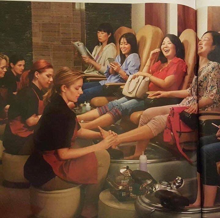 _ShaneikaMarie's tweet image. Take a minute to think about it , what if the tables turn ,white little girls wanted black dolls , white slave an black masters, white ladies doing Chinese feet , rich black lady helping white lady an her baby