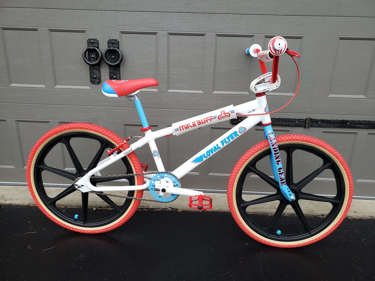 sebikes's tweet photo. Check out this #flovalflyer that’s been transformed by Rich Partlow into a @mikebuff_ Floval Flyer! We gotta hand it to Rich, he knocked it out of the park with this build!💯Who wants to see a #mikebuff Floval added to the line sometime!? #bmxcruiser #24bmx #sebikeslife #sebikes https://t.co/AxOzA2SCQH