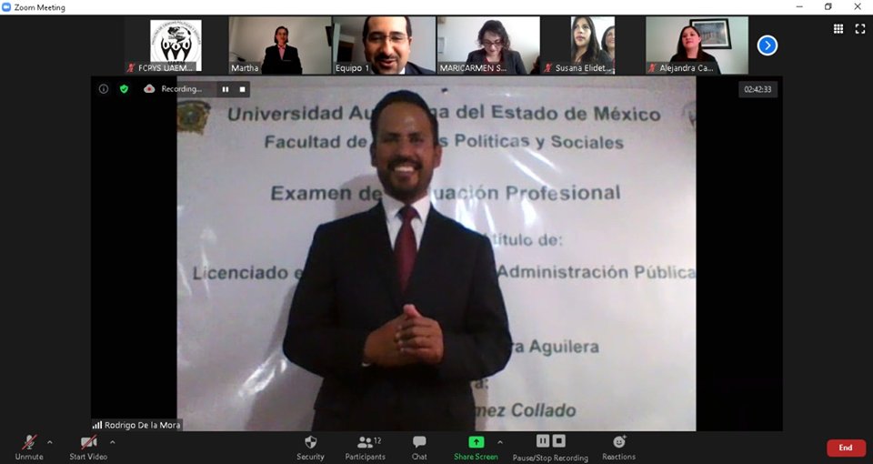 UAEM_MX's tweet photo. Por primera vez, la @FCPySUAEMex realizó un examen profesional de manera virtual. Felicidades al universitario Rodrigo Ernesto De la Mora Aguilera. Reconocemos el compromiso de docentes y personal administrativo. #MiUniversidadEsTrabajo https://t.co/S3upIdppdH