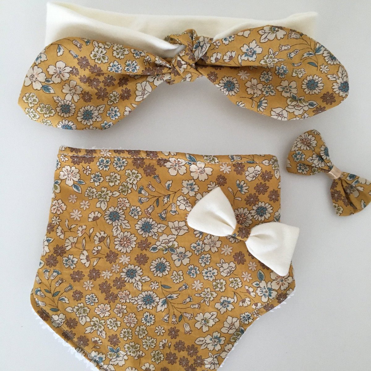 FswLhandmade's tweet photo. coffret naissance liberty / bavoir liberty /bandeau liberty / barettes cheuveux liberty #coffretnaissance #coffretbebe #liberty #bavoirliberty #bandeauliberty #baretteliberty #coffretliberty #libertymoutarde #ensembleliberty https://t.co/81SlZ0k77Q https://t.co/ZM87PZdEAl