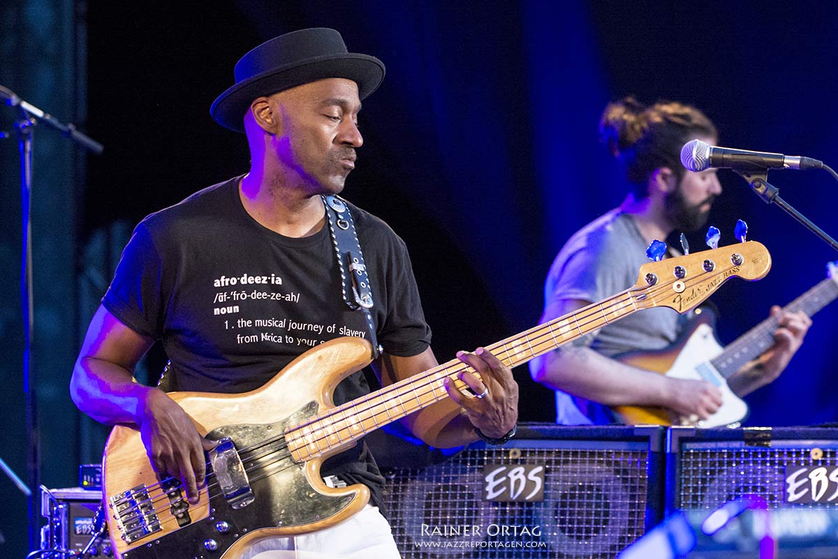 Happy Birthday Marcus Miller



 