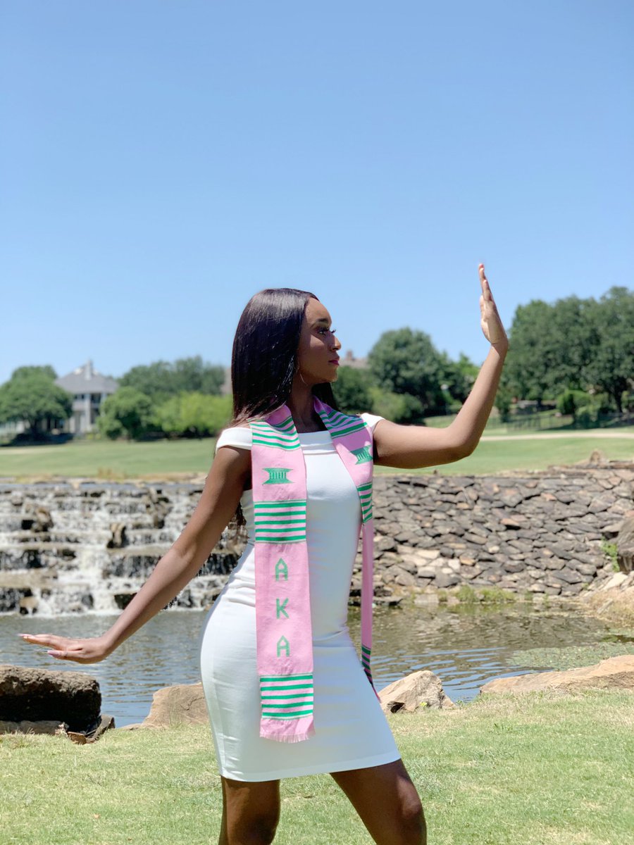 ehenrymiller's tweet photo. It is my great honor to congratulate my daughter, @evanxmichelle, who is now a distinguished alumna of @Stanford. Evan’s unparalleled work ethic &amp; tenacity were foundational for her exceptional academic success &amp; the legacy she leaves on this renowned institution. #aka1908 🌲💕💚 https://t.co/HNLa4Xqi4q
