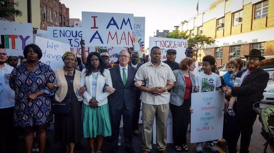 Look at how much love has grown in #CrownHeights. I led a unity march in #CrownHeights in 2016 &amp; hundreds people showed up. Today, many thousands of people showed up in support of #TransLivesMatter.
Love is possible.

#BlackLivesMatter
#JewishLivesMatter
#BlackTransLivesMatter