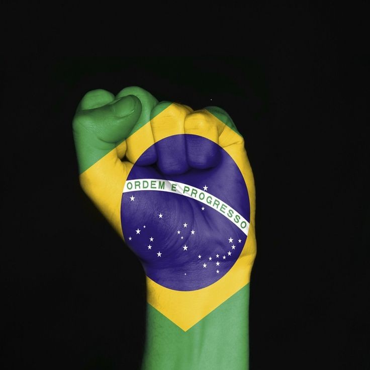 #NinguemDerrubaBolsonaro...
sabe Por quê? 🤨👊🏻🇧🇷
Ninguém derruba a quem Deus levanta.
Ninguém derrota a quem Deus protege.
Ninguém amaldiçoa a quem Deus decide abençoar. 🙏🏻💚💛💙