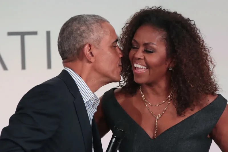 Safiya_Darling's tweet photo. It's 45's birthday, but he's trash... So instead here's a photo of the lovely Barack and Michelle Obama. #ObamaDay https://t.co/heC2YXkvoI