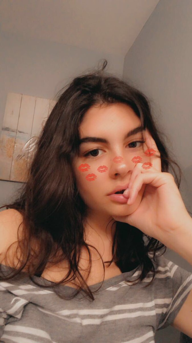 neverjanedoe's tweet photo. Aw my finger tastes like strawberry chapstick now #LGBTQstandtogether https://t.co/OptuDt6wfQ