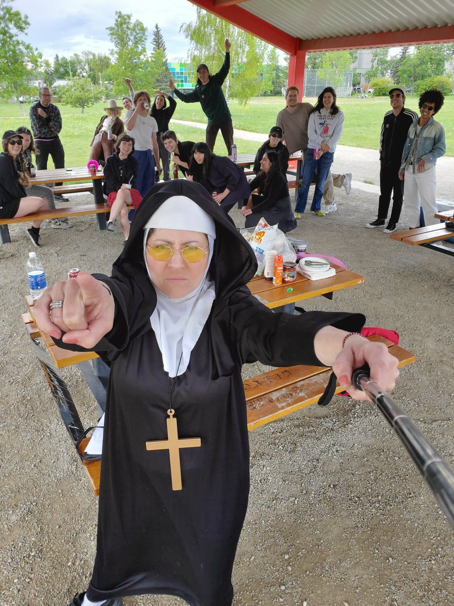 calgarysinging's tweet photo. What do you call a nun doing yoga?
A Twisted Sister!
Happy birthday to the Master of Atlantis, Miss Arielle! To the tune of #Sabotage - #beastieboys 
#yycnow #yycevents #yycentertainer #calgarybuzz #calgarynow #calgarylife #yycbirthday #calgarysingingtelegrams #calgarygifts https://t.co/H5D9rLk33R