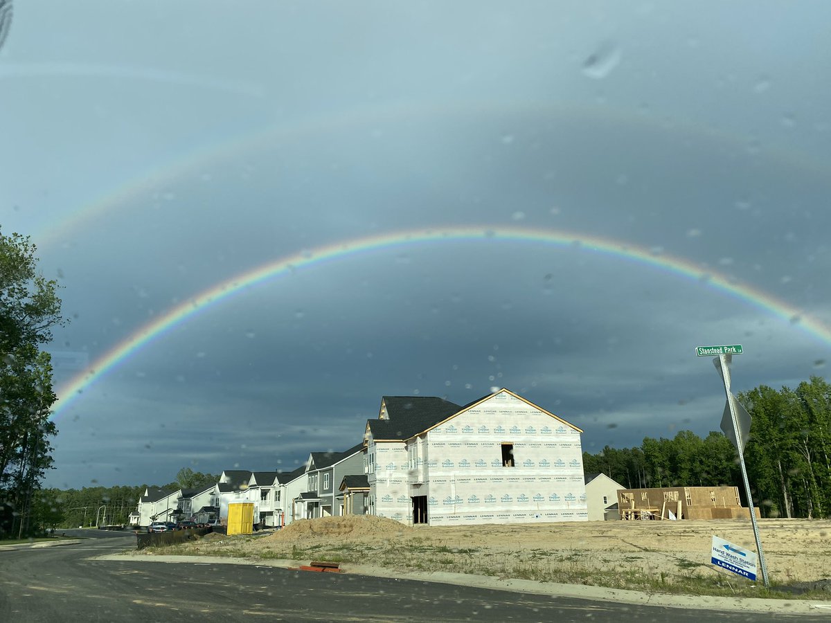 Enjhe6's tweet photo. Perfect rainbow 🌈🌈 https://t.co/nVeQHbm5Ag
