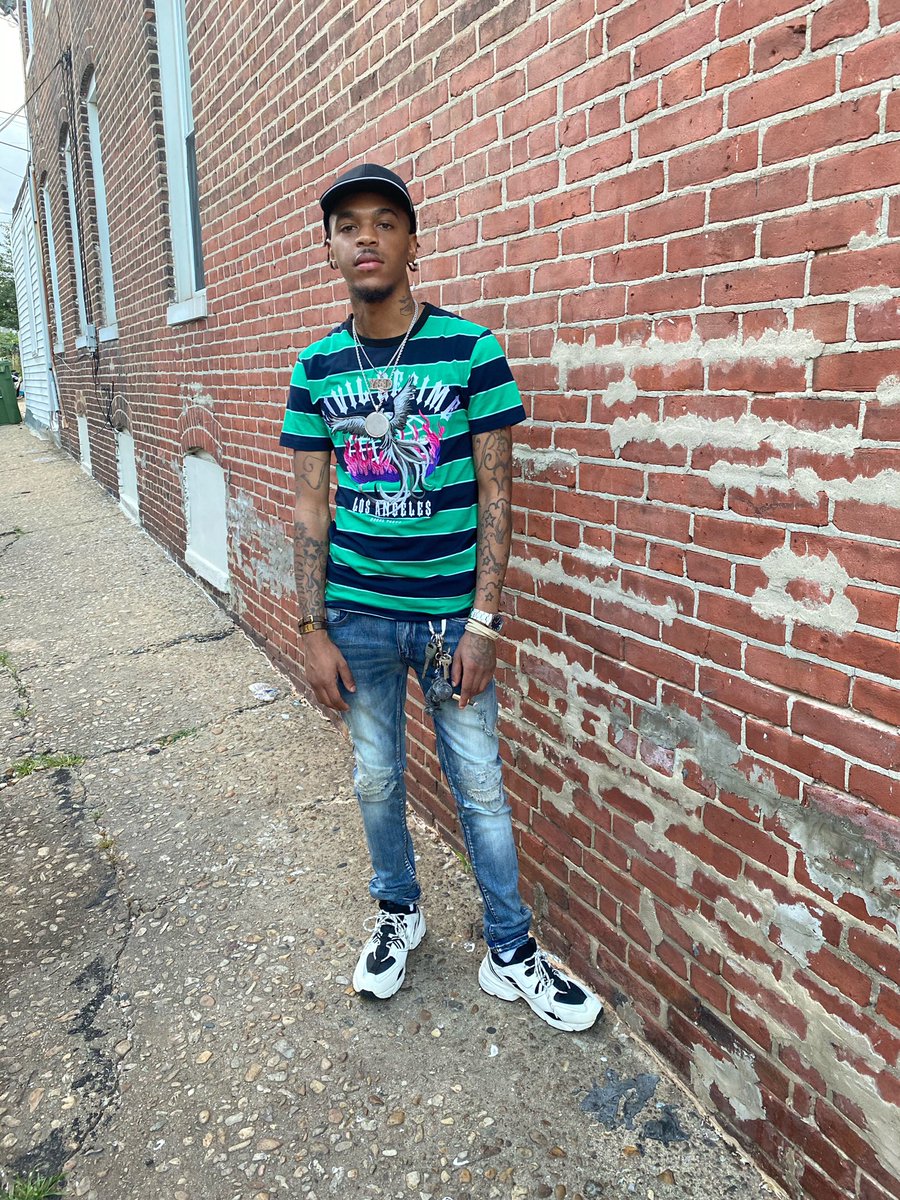 _tdrlorrobert's tweet photo. Never Turn My Back On My City 🏙Fuck Wit Me Im Da Young Doggy 🐶 Onna South We Got Da Doggy Onna South🧼 Dont Even Tag Me For Sum Clout 💯😴🎯🧸 #ProjectRebel🎸 https://t.co/PpaRVzGujG