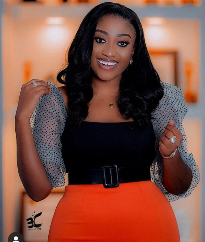 Mr_GLEE_'s tweet photo. This lady is the reason for watching Date rush oo❤❤ she dey bee ruff #daterush https://t.co/hT7D8Tl2SJ