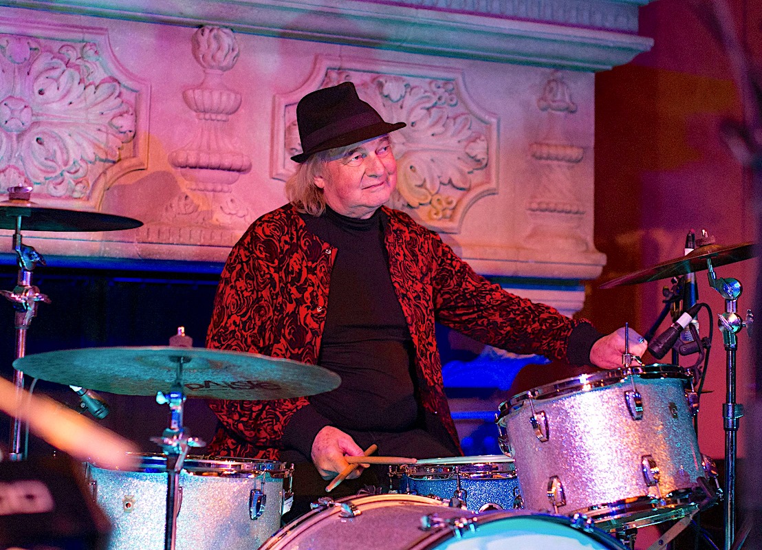 HAPPY 71ST BIRTHDAY ALAN WHITE    Jun 14, 1949

Yes
Plastic Ono Band
John Lennon 