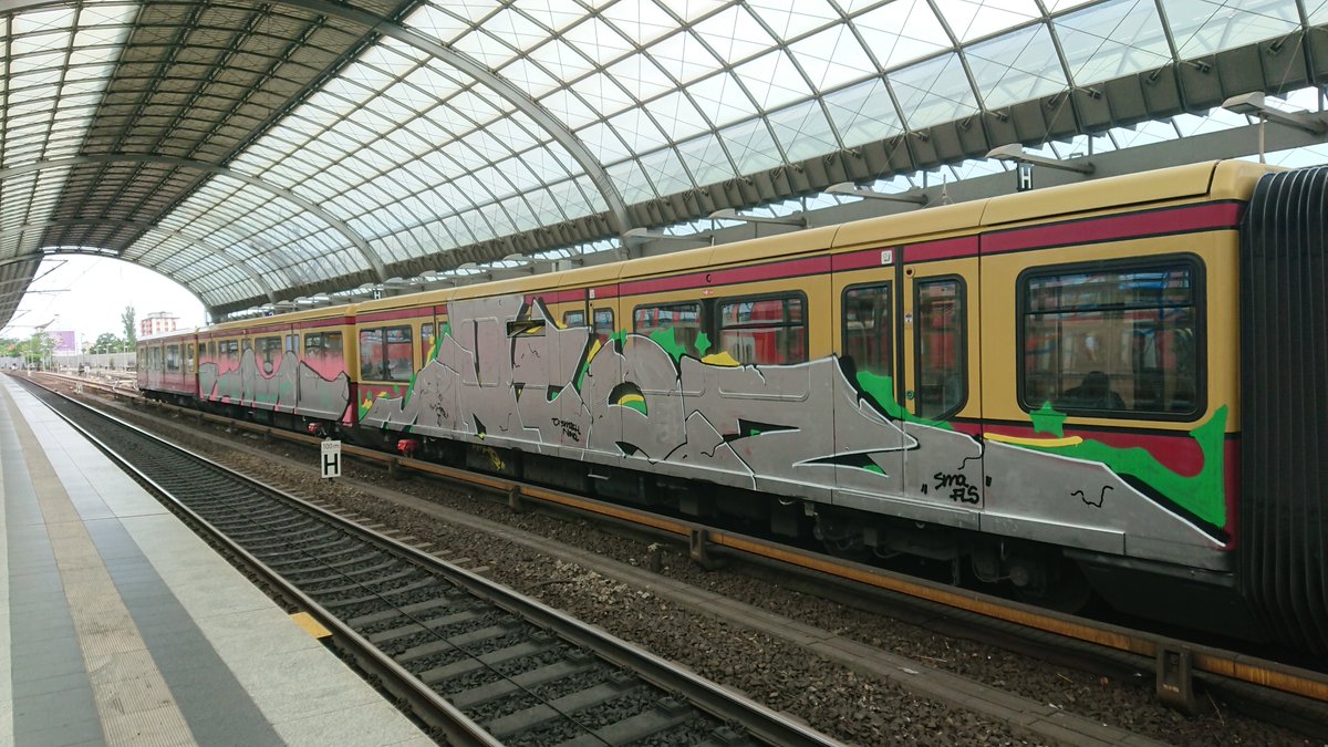 TrainsBB's tweet photo. Gesichtet Anfang Juni 2020

#artwork #berlin #color #db #graffiti #painting #streetart #sbahnberlin #sbahn #spraytrain #speed #trainart #trainbombing #trainwring #train #urbanart #zugliebe #KC #Pepe #Smash #FLS #SMA #Matez #Nina https://t.co/rUp0oDy0V2