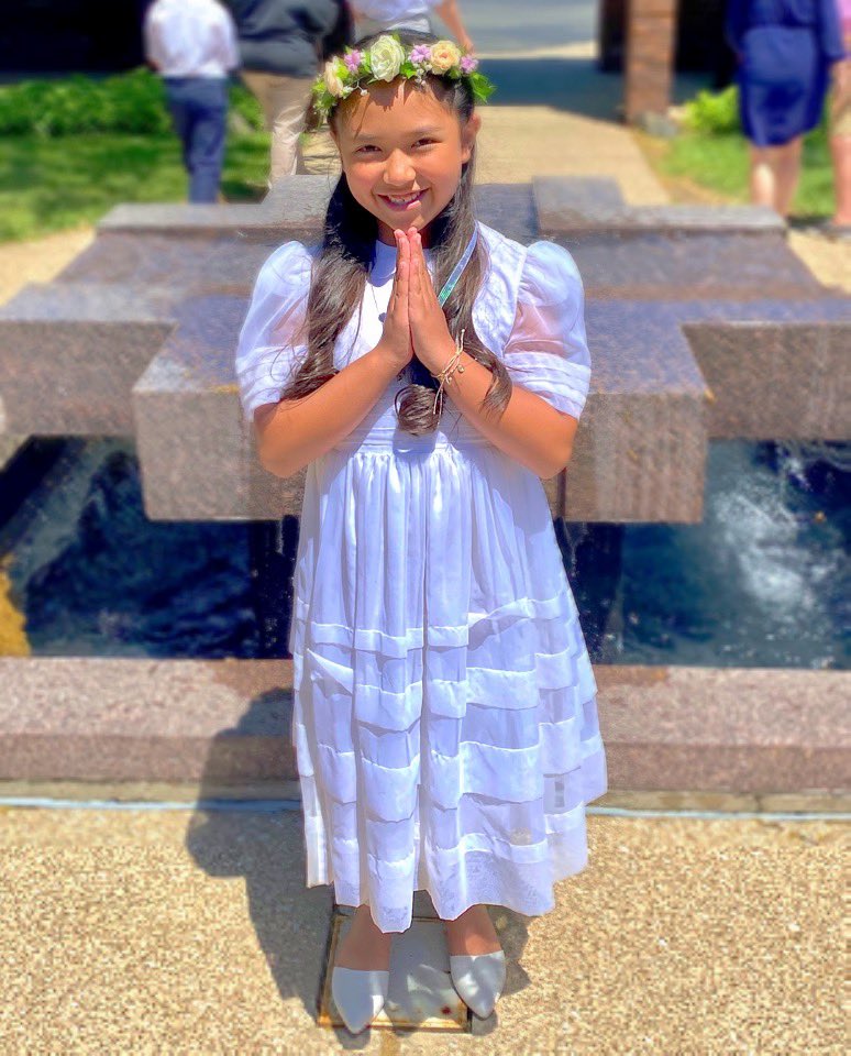 CoachRiemedio's tweet photo. Congratulations #BoogieGirl on recieving your First Communion! @mobeaty25 &amp; I are so proud of you!! We love you sooooo much!!

#GrowingToFast
#Bye3rdGradeHi4thGrade https://t.co/FXrnv8UuNG