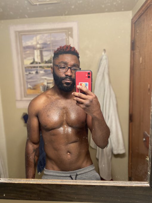 My goofy ass 😅 https://t.co/wAHjW3XaPl