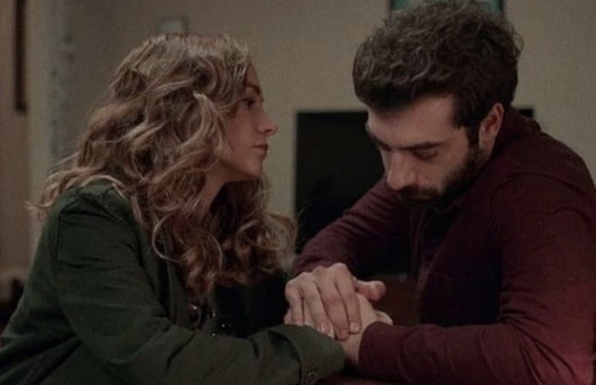 Oğuz Atay birini gerçekten sevmeyi tehlikeli oyunlar kitabında şöyle özetliyor; “kendimle  konuşurken bile onun hoşuna gitmeye çalışıyordum.”