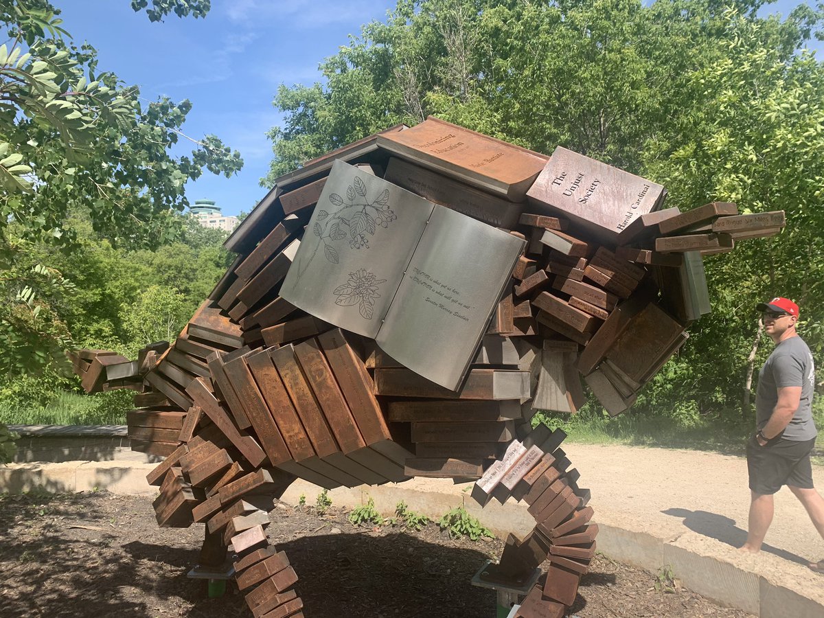 New art sculpture at The Forks. Powerful and beautiful. Definitely a piece that will spark important conversations. 

“Education is what got us here. And it is education that will get us out.” - Senator Murray Sinclair 
#decolonizeeducation #reconciliation @TheForks