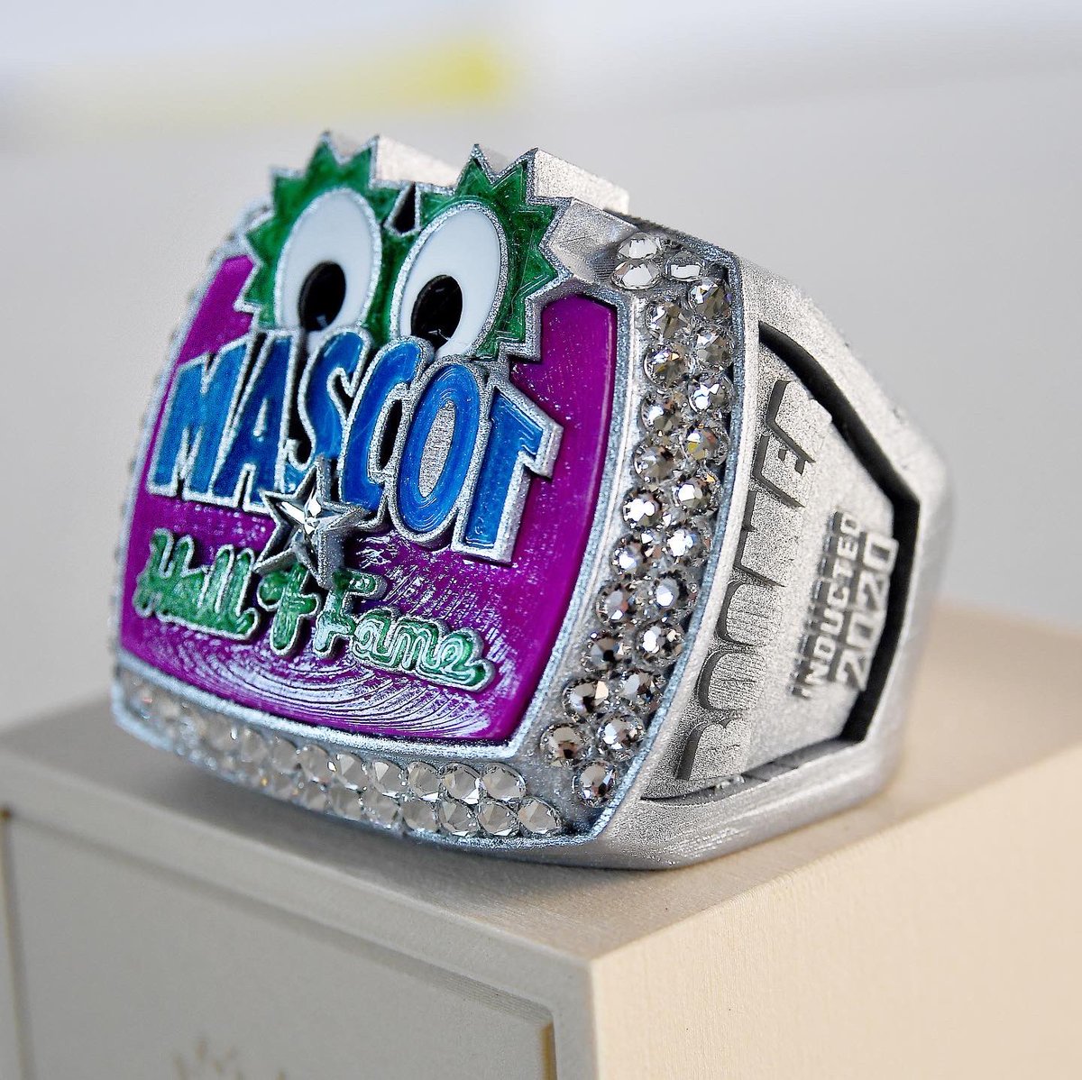 PacersBoomer's tweet photo. May never take this off. 💍
#BoomerHOF https://t.co/bSDCe3ZIw0