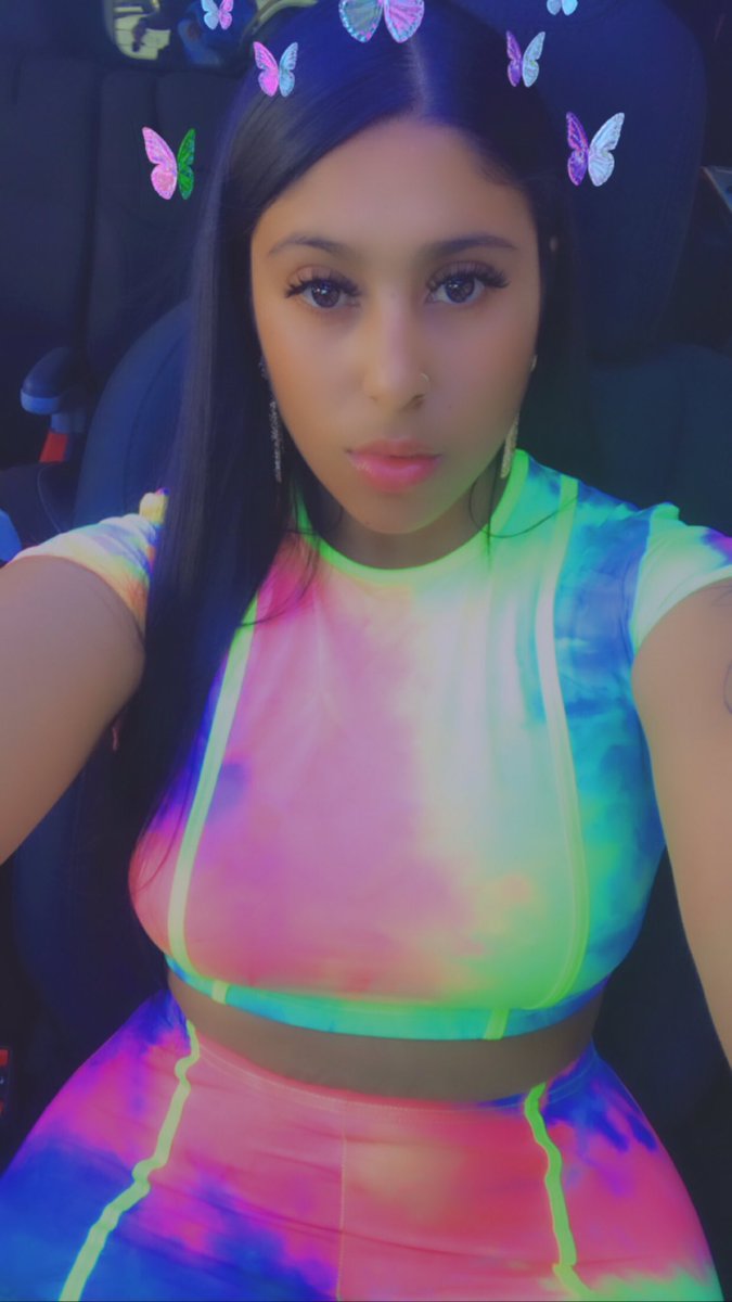T_AshleyC's tweet photo. Thank you god for giving me another year of life ๐ฆ#twentyFLY https://t.co/LI0eYZE2a2