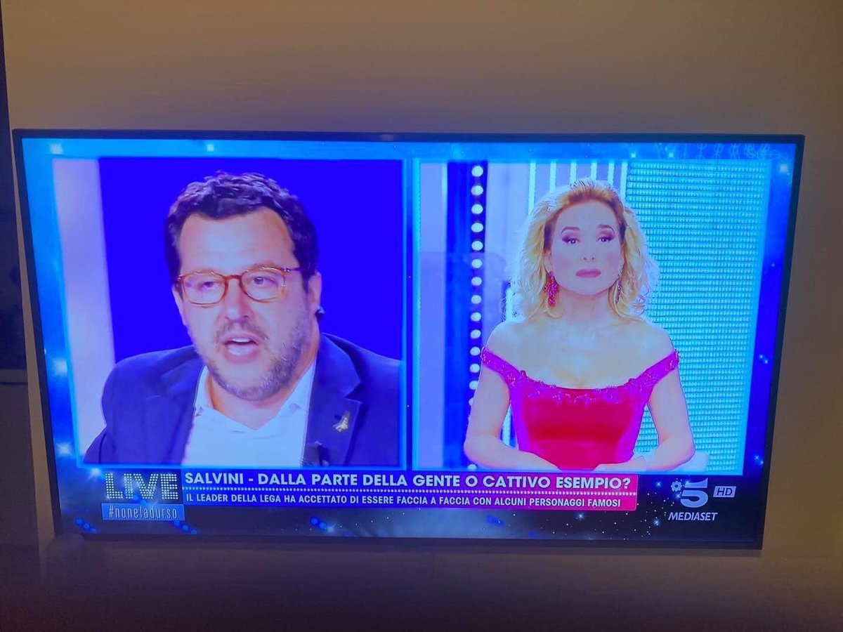Icompetenti's tweet photo. Bisogna confrontarsi nelle giuste sedi istituzionali 

Le giuste sedi istituzionali https://t.co/ZspCWJKYOC