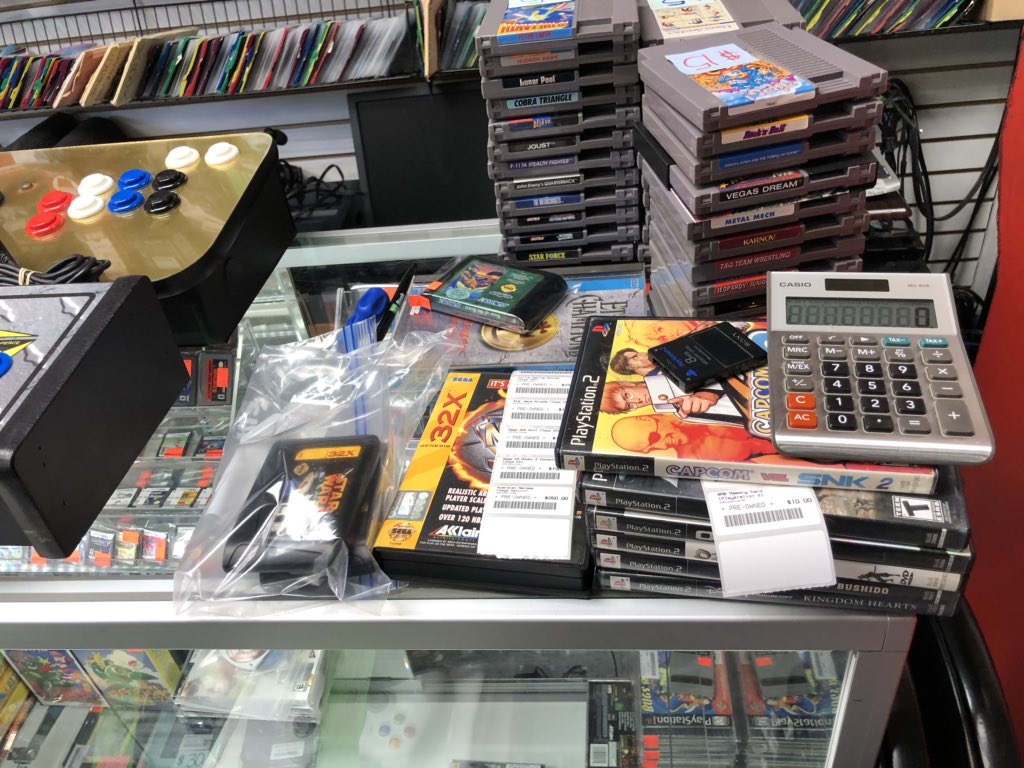 bklynvideogames's tweet photo. Thank you to everyone who passed by. Thanks for all the trade-ins. A bit of everything. #snes #xbox360 #wiiu #dreamcast #xbox #masstick #segacd #sega32x and more. Available for curbside pick up tomorrow 12-6pm. #retrogamers #brooklynvideogames https://t.co/ych3tRjtWz