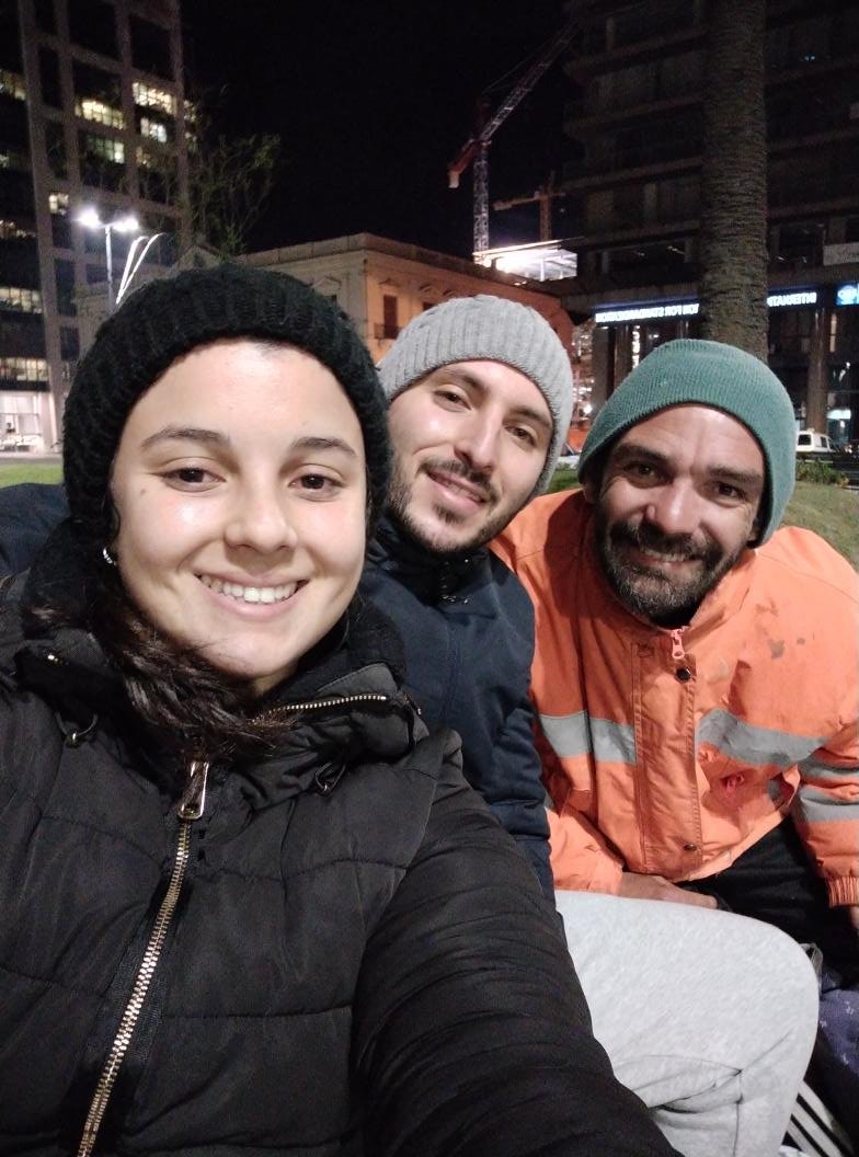 Buenas gente les quiero contar que estamos acompañando a Sebastián, que hoy decidió ingresar a un refugio. 
Anoche fue una de las noches más frías en lo que va del año. No queríamos que pasara otra noche más en la calle. Hoy nosotros nos acercamos y hablamos con él sigue..