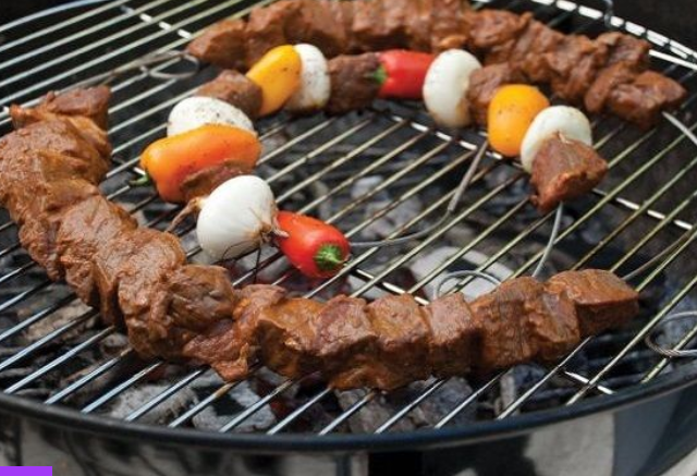 TailgaterMag's tweet photo. These are the most useful skewers. Can stuff them full and they curve to fit around anything > https://t.co/RskIoT545q
#BBQ #grillingtools #geniusskewers https://t.co/6giyCmWNdV
