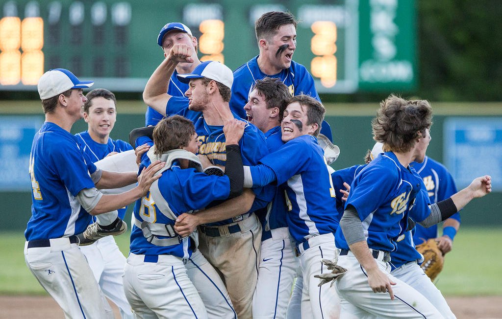 This Date in History
June 14, 2016
In the Class A South baseball final, Falmouth stays undefeated by beating South Portland, 4-2, behind Cam Guarino's one-hitter. The Yachtsmen win the region for the first time.
Story: pressherald.com/2016/06/15/gua…
<a href="/FalmouthAD/">James Coffey</a> @kevinwinship22