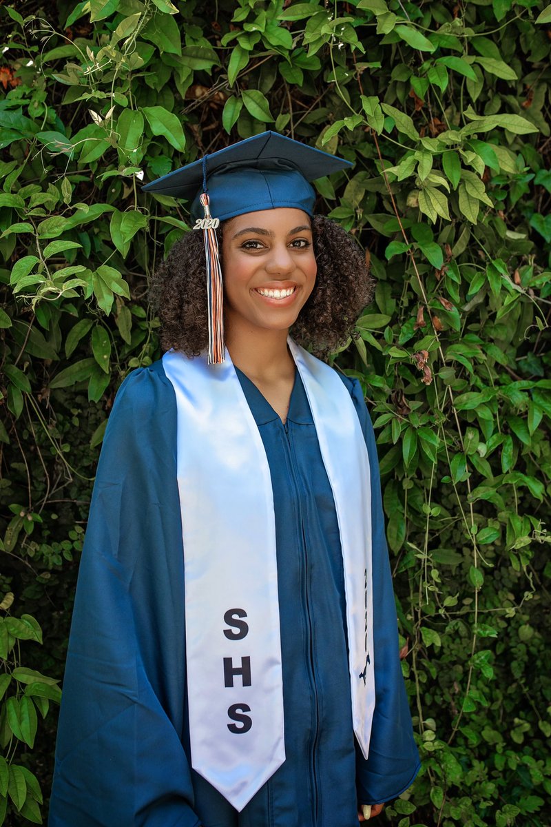 zoee_nicole3's tweet photo. on to the next chapter :) https://t.co/90ojkjEvBk