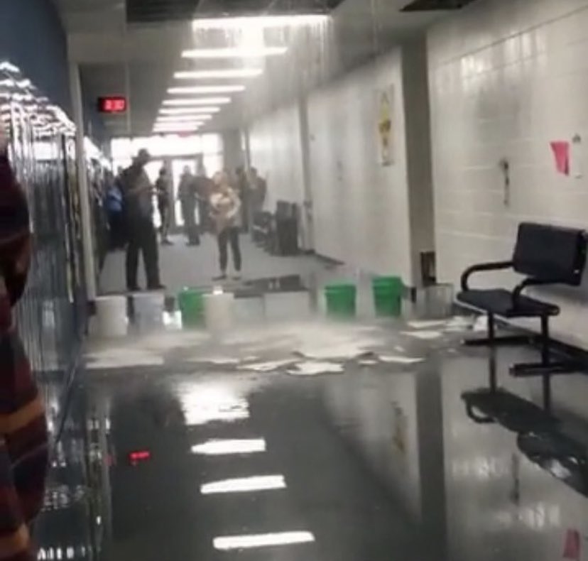 AlexismarxA's tweet photo. Things Chilton high schoolers now will never understand... https://t.co/ymXidDLYmZ