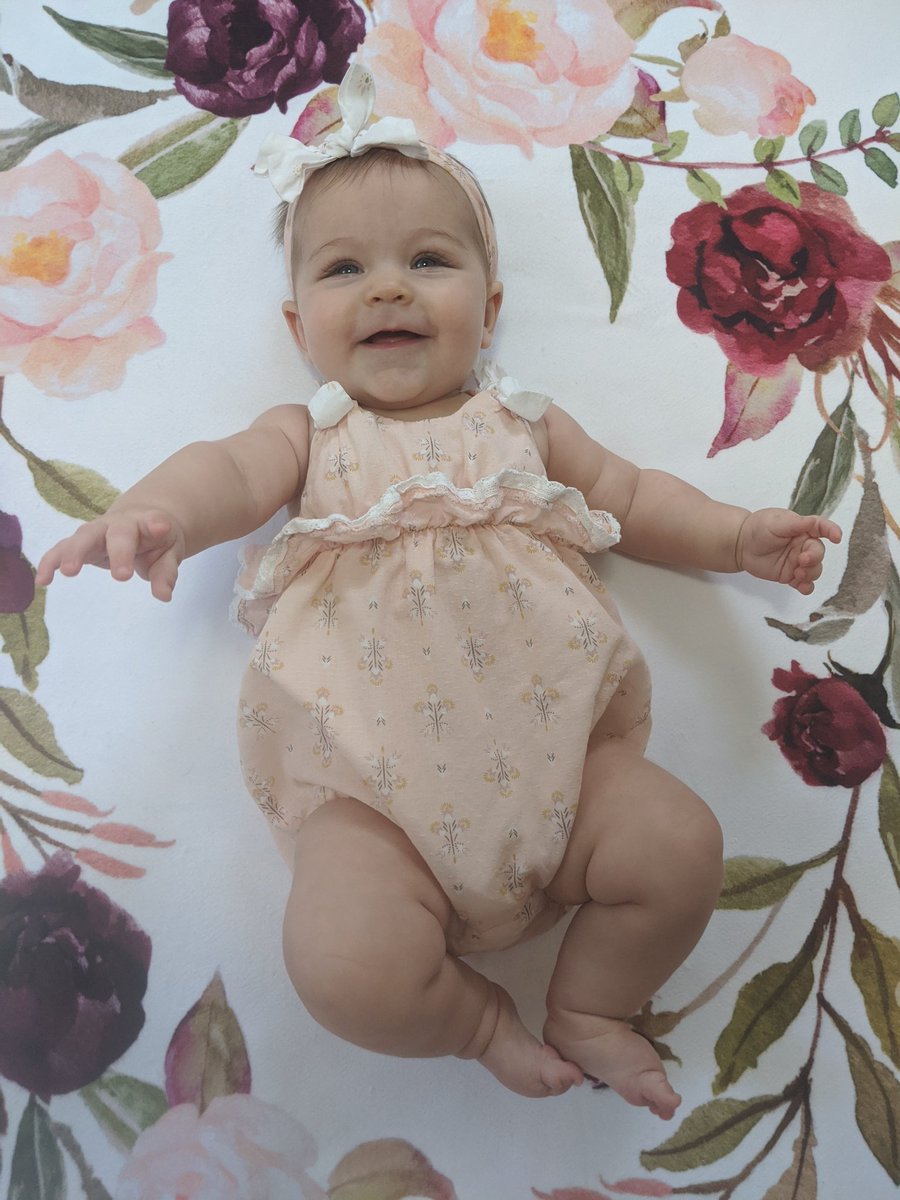 natnatDeve's tweet photo. Happy half birthday to the greatest little love of my life, Scarlett Claire. Can't believe you are 6 months already!! Excited to watch you grow, and the many milestones and adventures to come. #6months#wheredidthetimego https://t.co/rk8juQEjdj