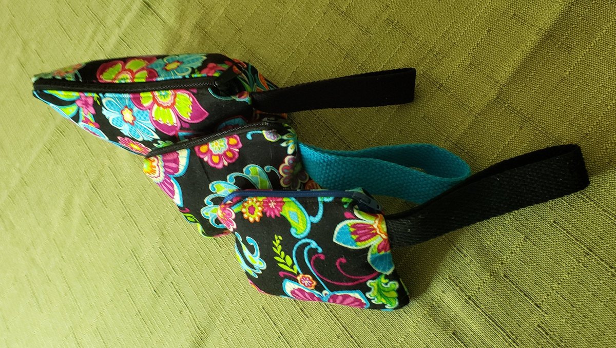 quilts_more's tweet photo. Fabric Floral Bag,Flower Coin Purse, Project Tote, Zippered Pouch, Crochet Project Sack, Cosmetic Bag, Aqua, Blue, Pink Green, White https://t.co/n1zckBp3fi #ImagineQuiltsAndMore #Etsy #Sack https://t.co/PCf84sBlD7