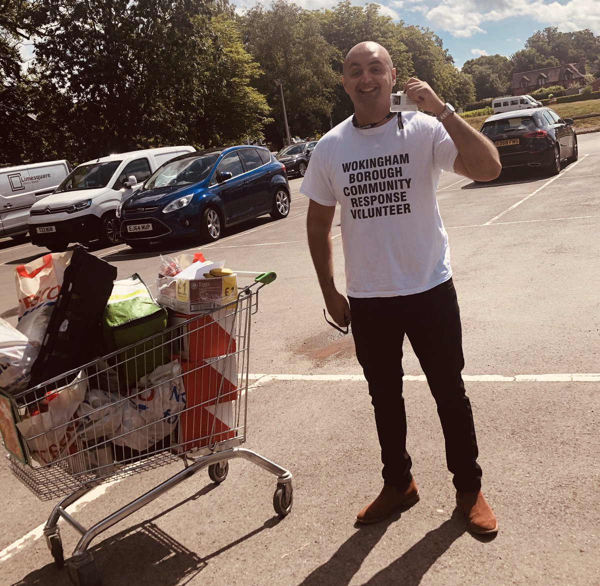 MrSamAkhtar's tweet photo. Sunny ☀️ 🌞 Saturday spent with Wokingham Borough Community Hub dropping off essential items across the borough 🚙 📦 . It has been great to see this collaboration between The Hub, @WokinghamBC , @WokinghamVols, @CitAWokingham & @WokinghamLVS 👏 👍#communityspirit #wbc #myborough https://t.co/8HWFZZ36BG