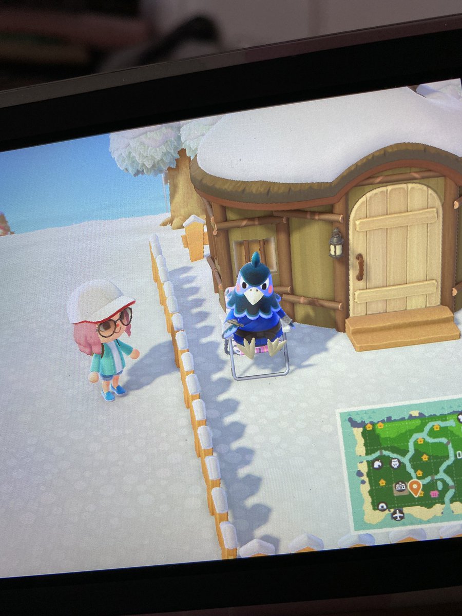 mhapblala's tweet image. I found Ken outside Plucky’s house during my morning run. Is something going on? 😏🤣🤣🤣 #acnh