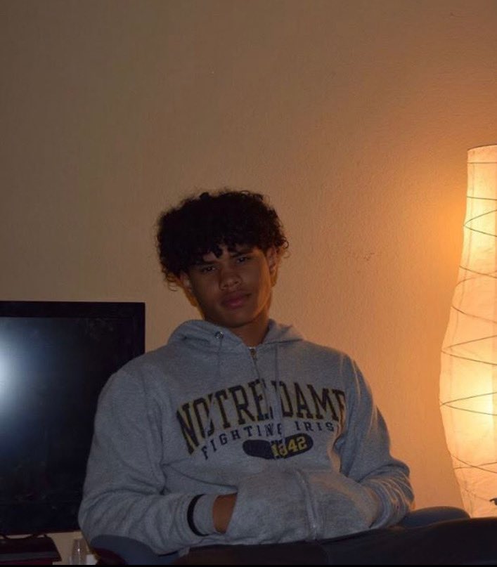 madenonchalant's tweet photo. LMAOOOO I AM LIGHTSKINS🤣😂 https://t.co/YE6tPIOJcw