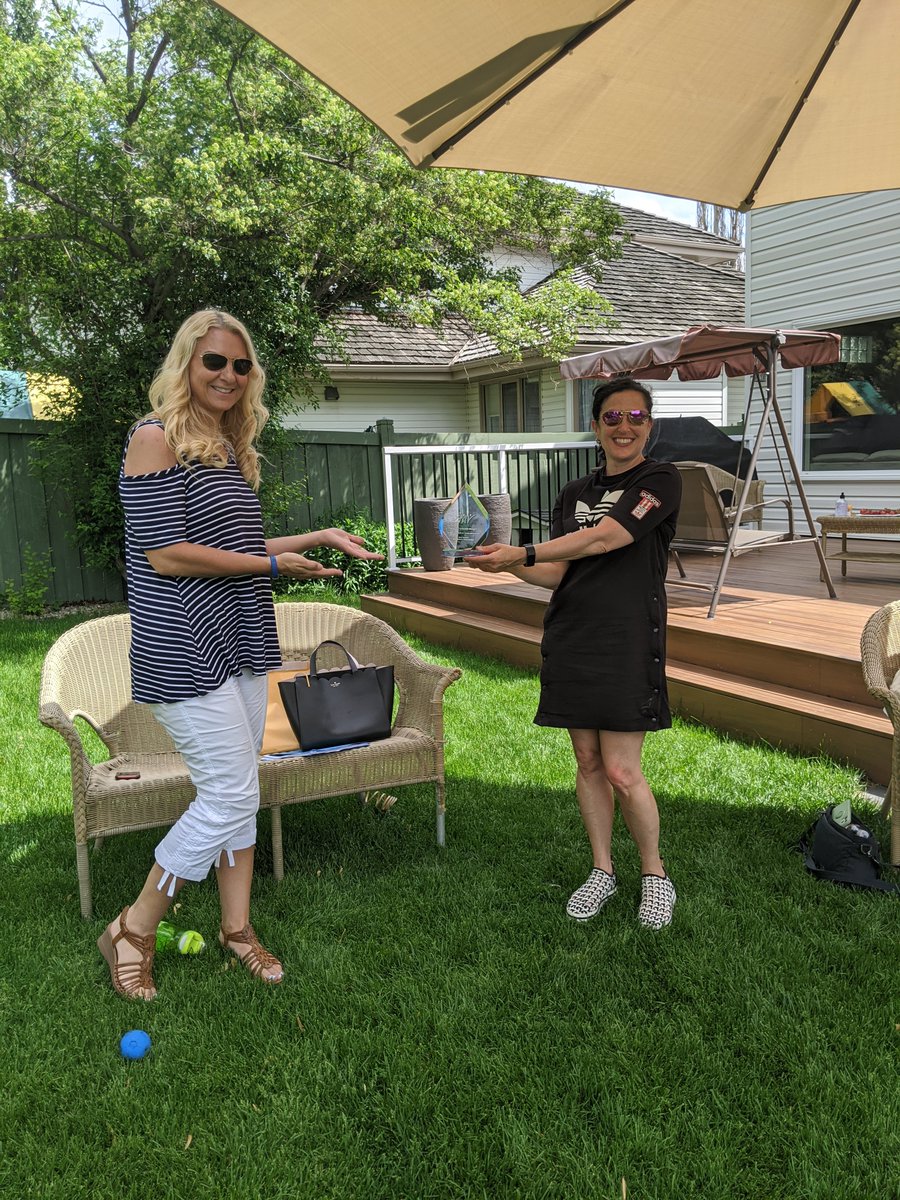 AvivDancers's tweet photo. Got to enjoy the beautiful sunshine with our executive members this afternoon! ⁣
⁣
During this meeting, our past president was presented with an award in recognition of her dedication to AIFDA.⁣
⁣
Thank you Stacey for your support, love, and committment to this group! 💙 https://t.co/Kf7YDnRXUO