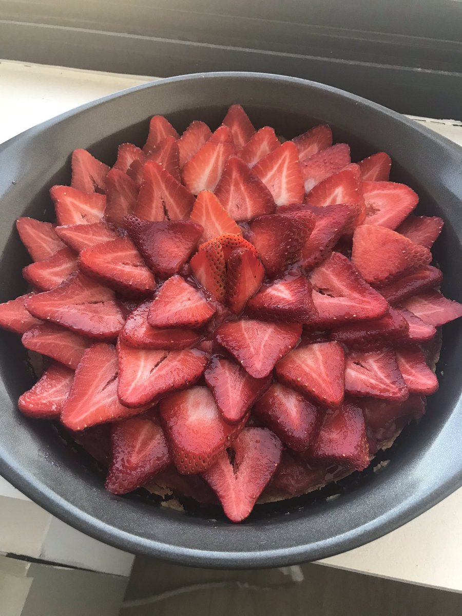HP_OG's tweet photo. I did a thing #StrawberryRhubarb #Baking #ChefHarry https://t.co/zi4u6cud2G