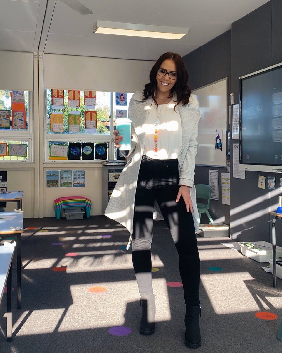 Madelaine Jones (AdventuresofmsJ) Twitter