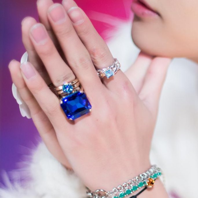 taehyung’s pretty rings// a beautiful thread of the nation’s IT hands