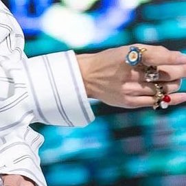 taehyung’s pretty rings// a beautiful thread of the nation’s IT hands