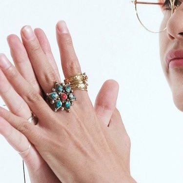 taehyung’s pretty rings// a beautiful thread of the nation’s IT hands