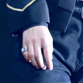 taehyung’s pretty rings// a beautiful thread of the nation’s IT hands