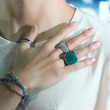 taehyung’s pretty rings// a beautiful thread of the nation’s IT hands