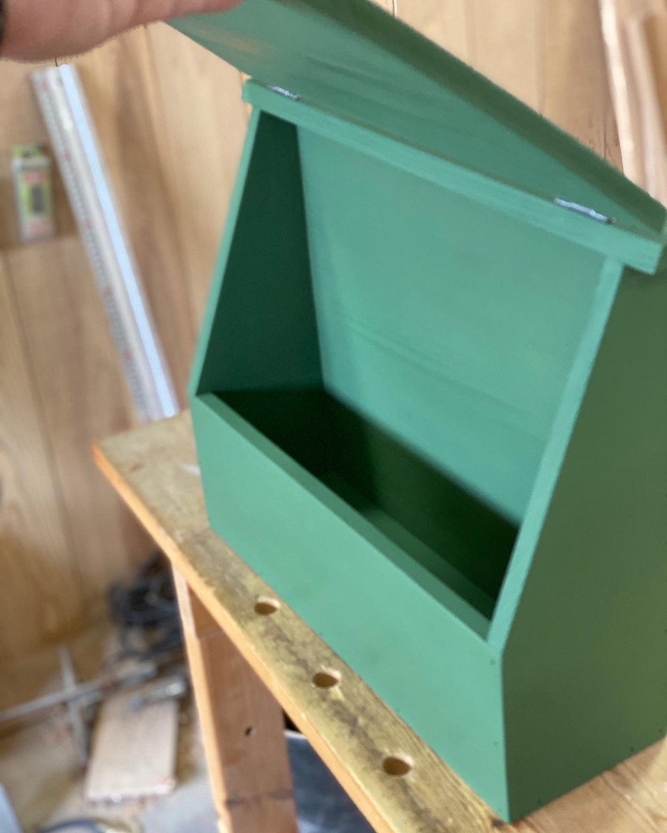 Woodbox Tera ウッドボックス テラ オーダーポスト 回覧板がスッポリ入るサイズのオーダーポストを製作させていただきました お客様のご要望のモスグリーン色でオシャレに仕上がりました Woodboxtera 木箱 オーダーメイド 杉材 村上市産杉材