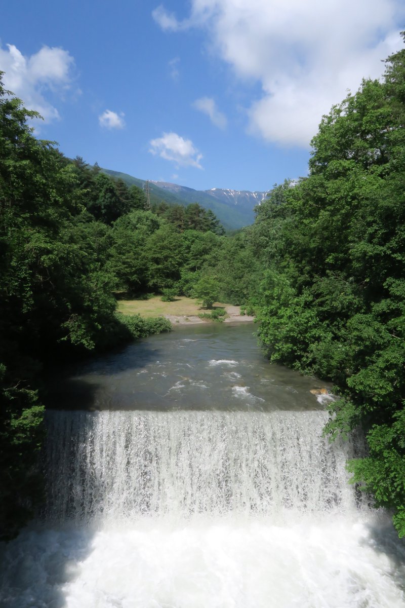 長野県烏川渓谷緑地環境管理事務所 今日は朝からよく晴れていますが 烏川はここ数日の雨で かなり増水して濁っています 安曇野 烏川渓谷緑地 長野県烏川渓谷緑地環境管理事務所 今日は朝からよく晴れていますが 烏川はここ数日の雨で かなり増水して濁っています 安曇野 烏川渓谷緑地