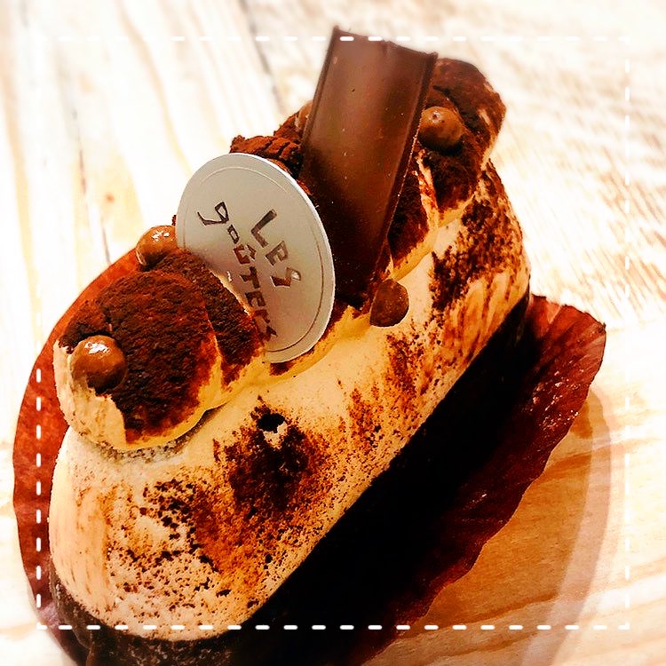 はなはな Charmelecrin店長はなはなです 大阪肥後橋の有名なお菓子屋さんレグーテのケーキをいただきました Charmelecrin シャルムレクラン 中崎町 大阪 スイーツ Lesgouters レグーテ ケーキ シブースト ティラミス ごちそうさまでした