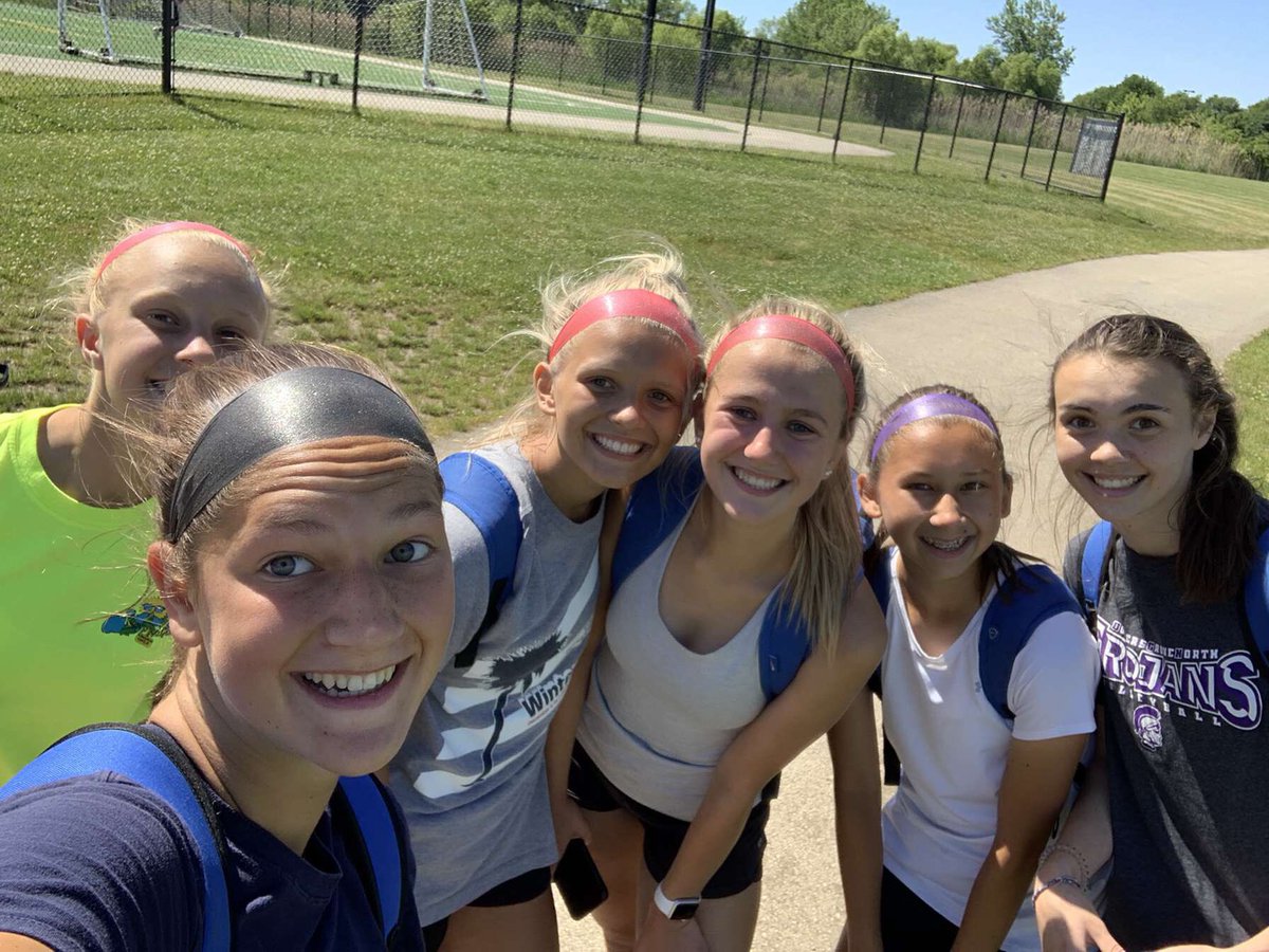 ochianelli2023's tweet photo. Got together today for some 3v3 and  shooting! #SundayFunday⚽️@SockersChicago @SFCGirlsAcademy @CoachRudyC https://t.co/ii0GU3twm0