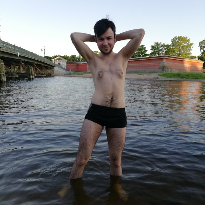 Summertime ⛱️  #ftm #trans https://t.co/inCGg3jkE2<a href="/tag/ftm"class="tags">#ftm</a><a href="/tag/trans"class="tags">#trans</a>