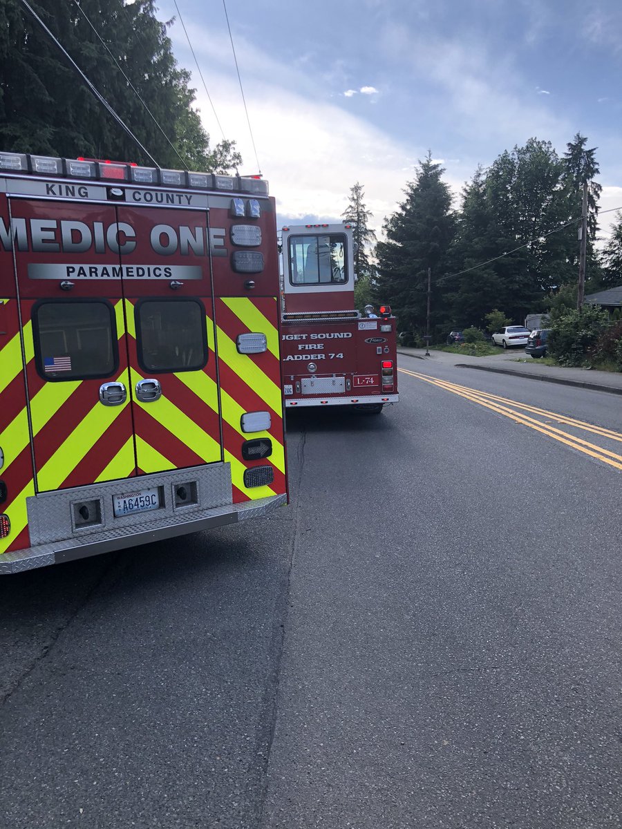 Medic 11 and Ladder 374 at work on the East Hill of Kent!